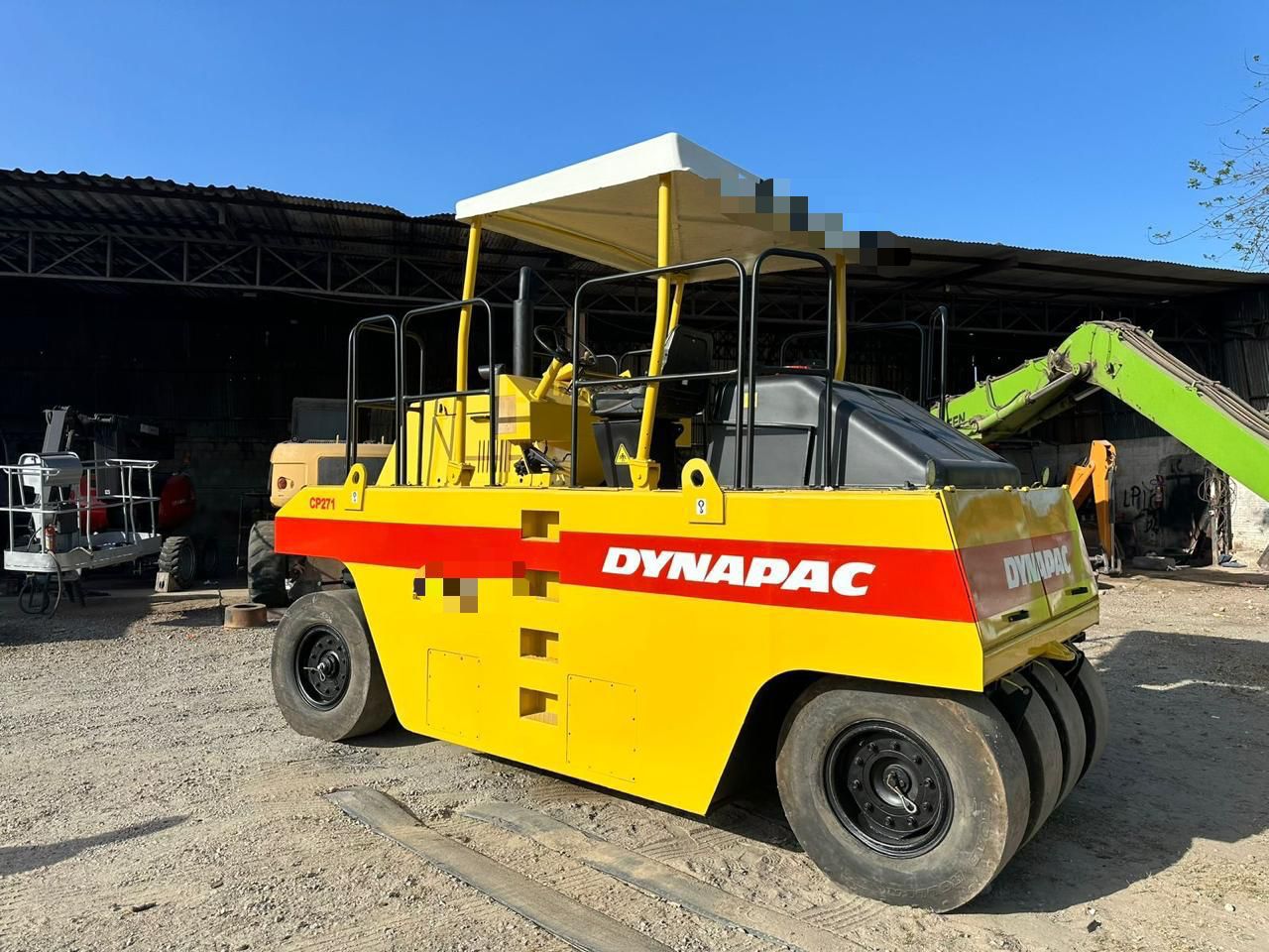 Rolo de pneus DYNAPAC CP271