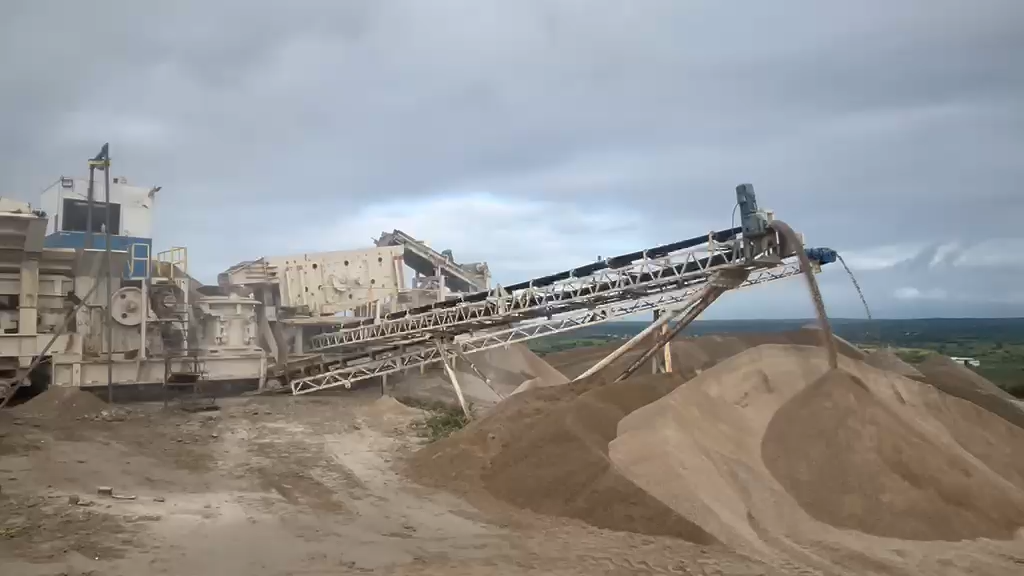 Conjunto britador móvel Metso NW80 2012