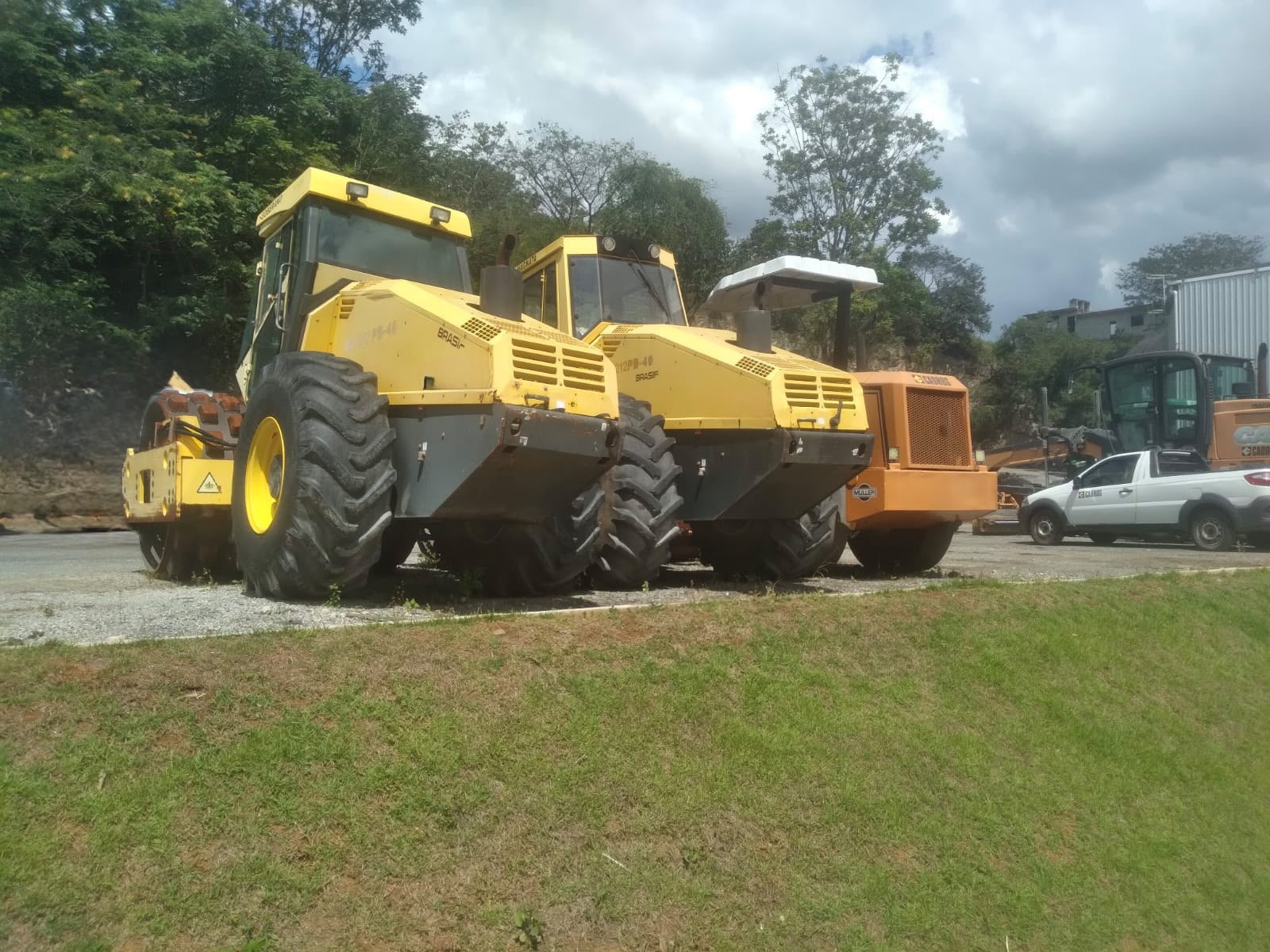 Rolo Compactador Bomag BW 212 PD-40 2008 com 4.000 horas - Thumbnail 2